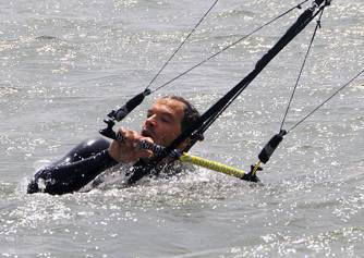 http://www.sandydan.com/sports/kitesurf/SCKA/class2/m0296a.jpg